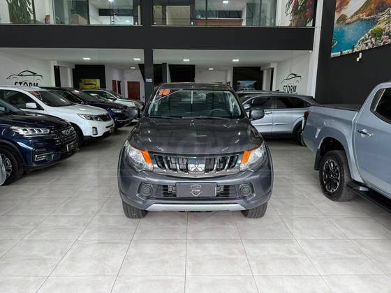 MITSUBISHI L200 TRITON 2.4 16V TURBO DIESEL SPORT GLS CD 4P 4X4 AUTOMÁTICO MITSUBISHI L200 TRITON 2.4 16V TURBO DIESEL SPORT GLS CD 4P 4X4 AUTOMÁTICO